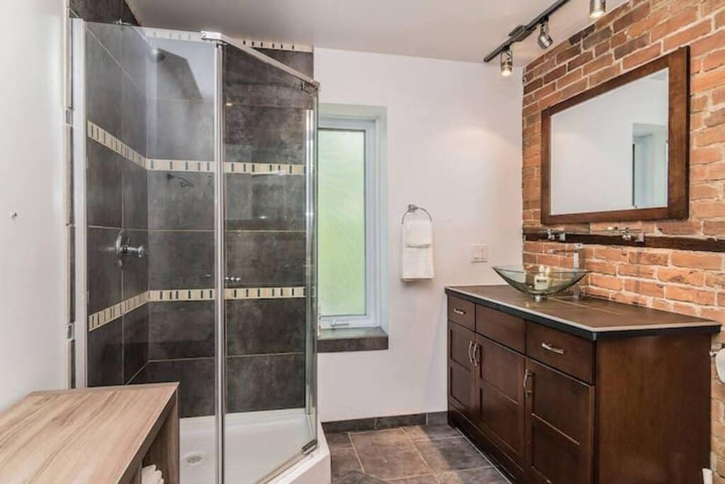 North House - Mtl Artist Loft - Champs Apartment Montreal Bagian luar foto